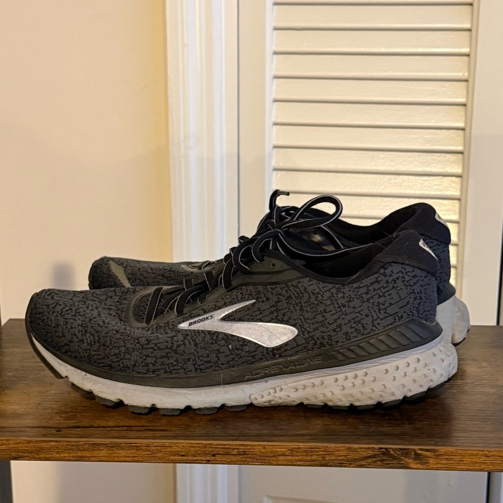 Brooks Adrenaline GTS Stability Running Shoes Women’s 10.5